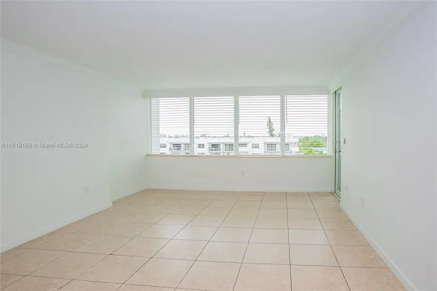 8233 Harding Ave #606, Miami Beach, FL 33141 - #2