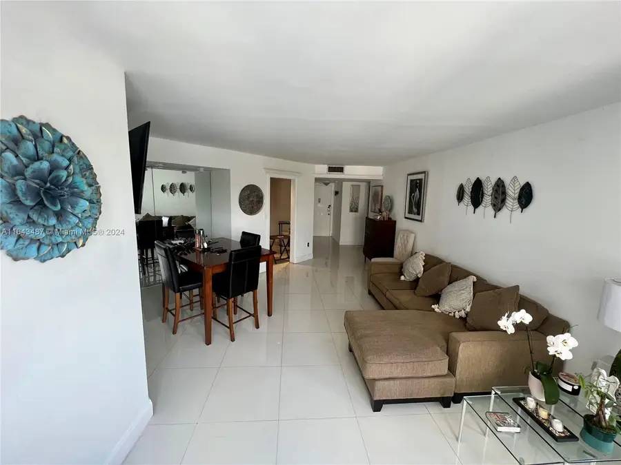 2750 NE 183rd St #906, Aventura, FL 33160 - Image #2