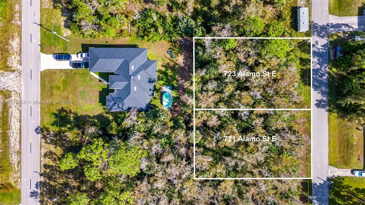 723 Alamo St E, Lehigh Acres, FL 33974 - Image #1