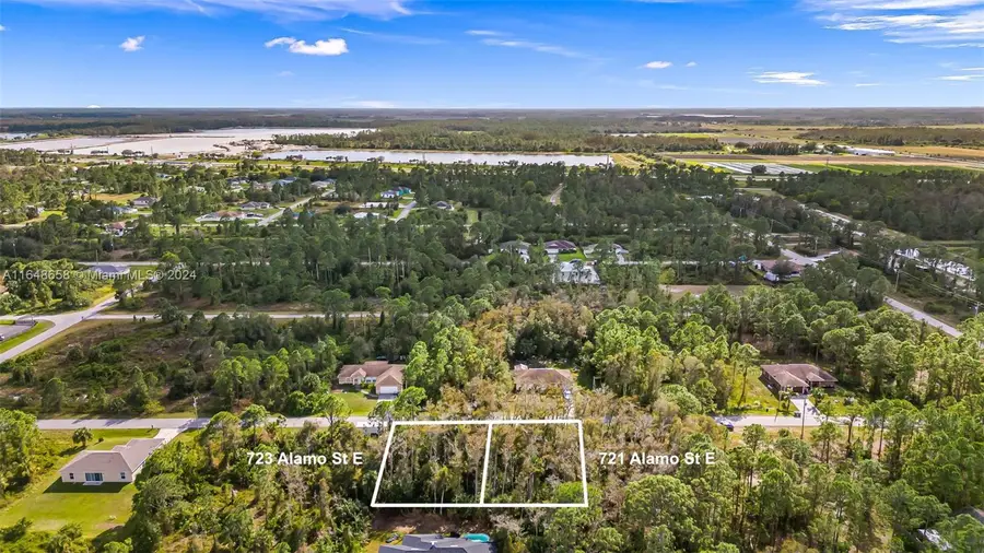 723 Alamo St E, Lehigh Acres, FL 33974 - Image #3