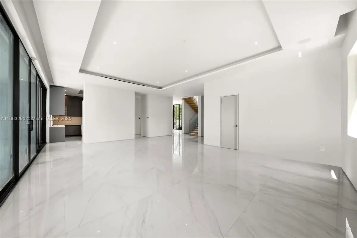 4430 Nautilus Dr, Miami Beach, FL 33140 - Image #1