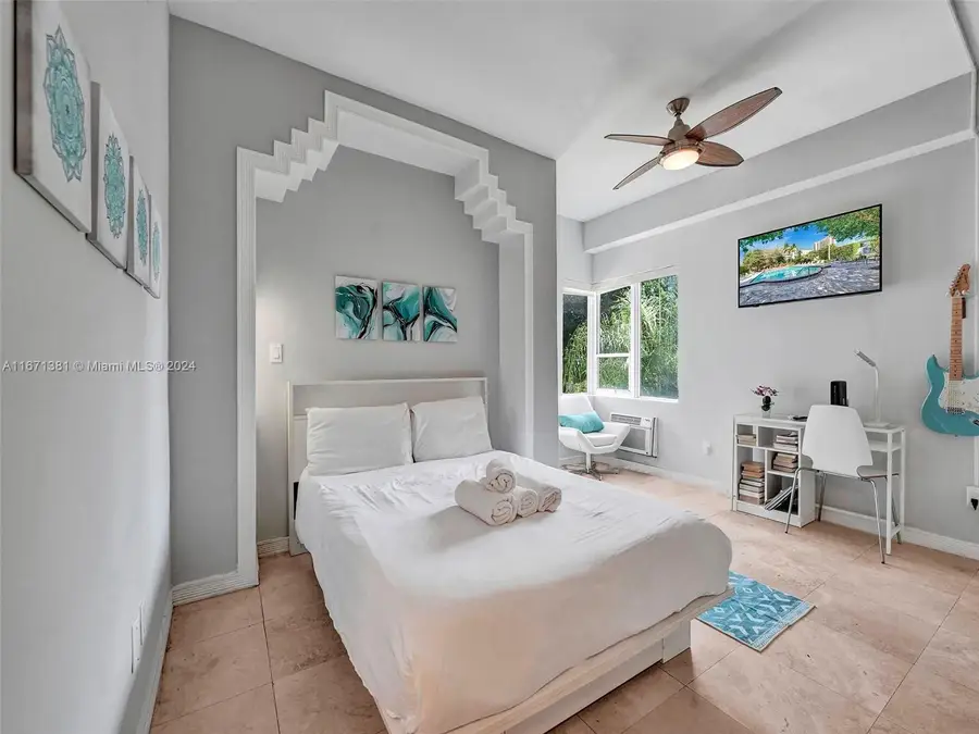 255 W 24th St #306, Miami Beach, FL 33140 - Image #2