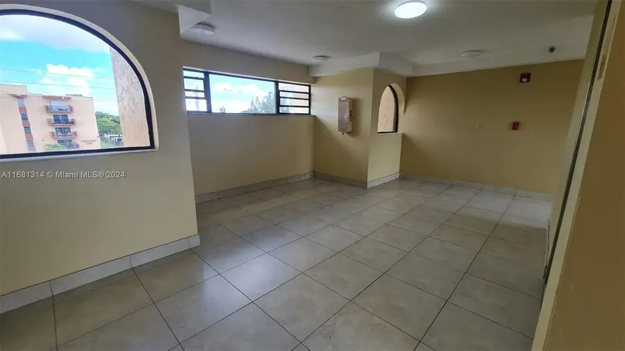 5249 NW 7th St #511, Miami, FL 33126 - Image #3