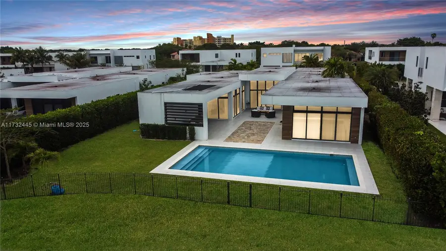 16640 Sunset Way, Weston, FL 33326 - #2