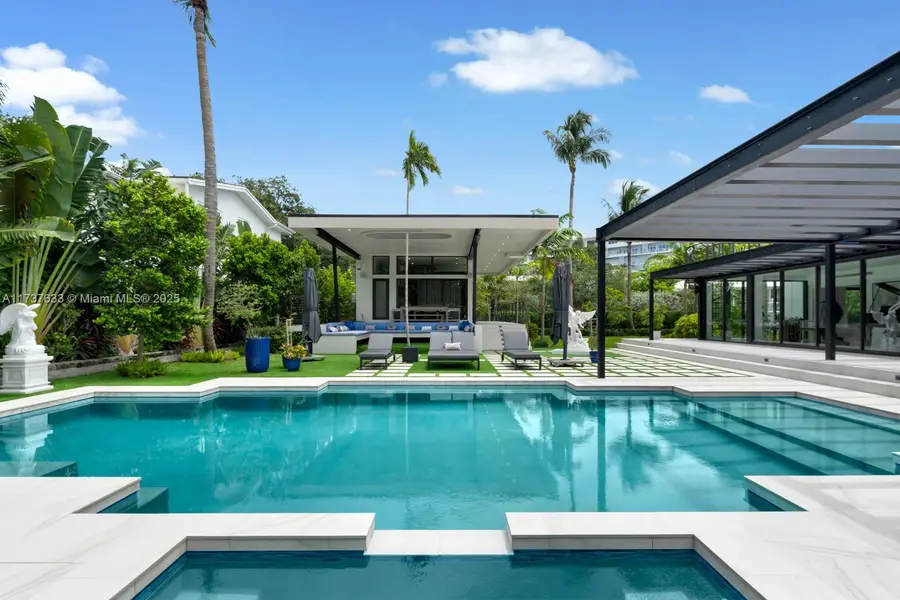 795 Lakeview Dr, Miami Beach, FL 33140 - Image #2