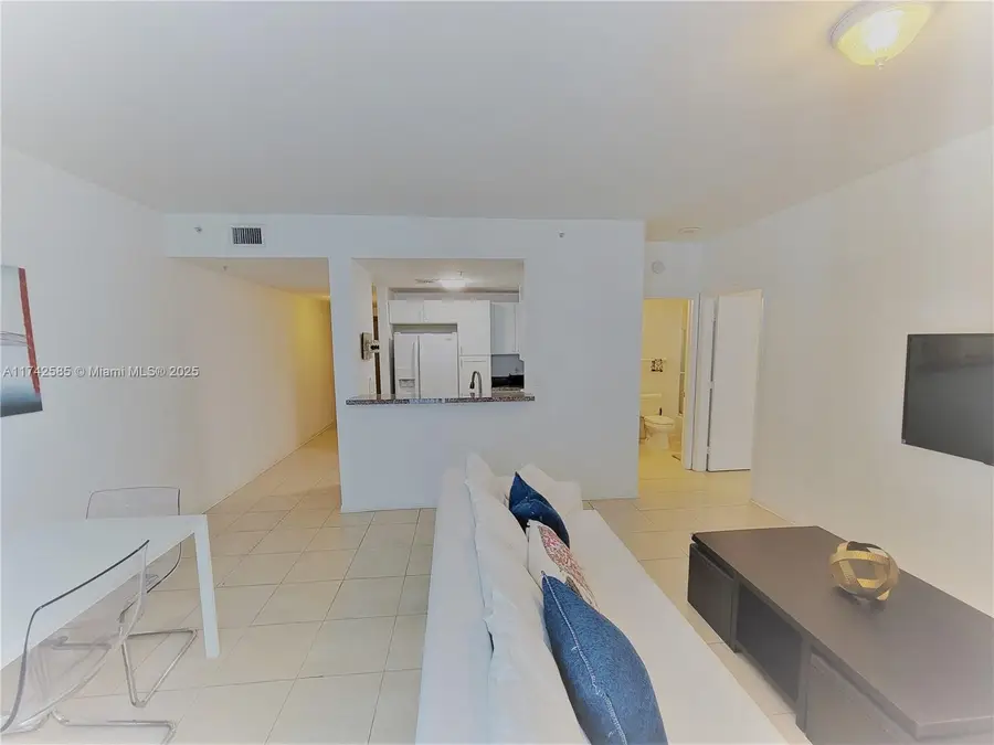 185 SE 14th Ter #1101, Miami, FL 33131 - Image #2