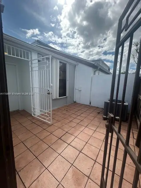 2121 SW 122nd Ct, Miami, FL 33175 - Image #1