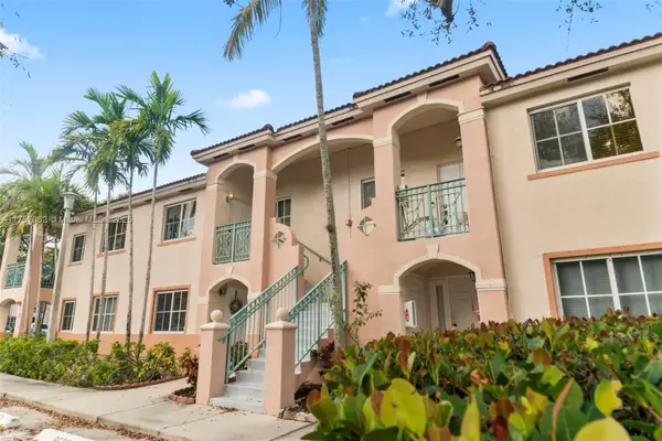 7785 NW 22nd Ct #202, Pembroke Pines, FL 33024