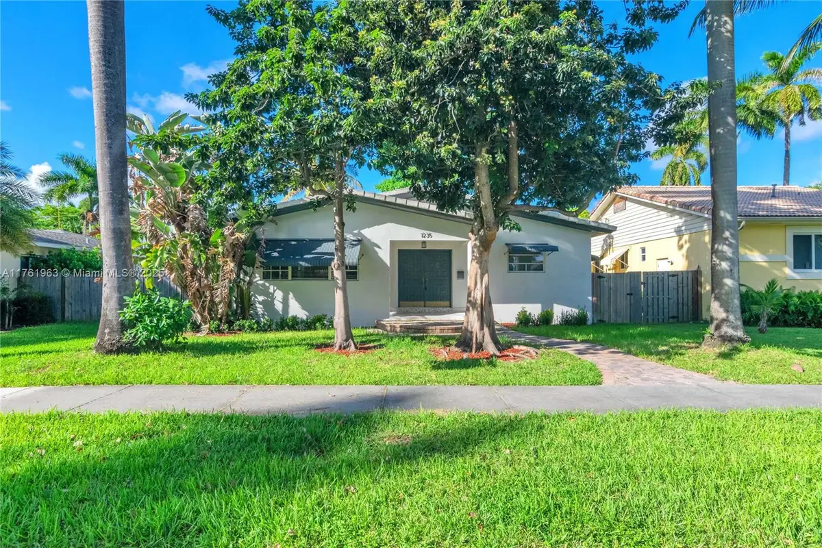 1235 Tyler St, Hollywood, FL 33019 - Image #1