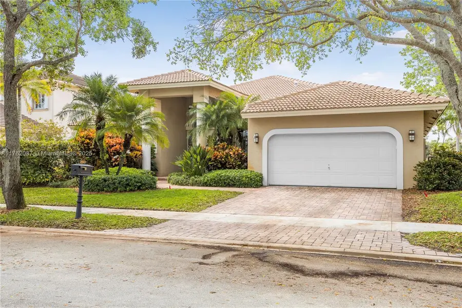 2943 Oakbrook Dr, Weston, FL 33332 - Image #2