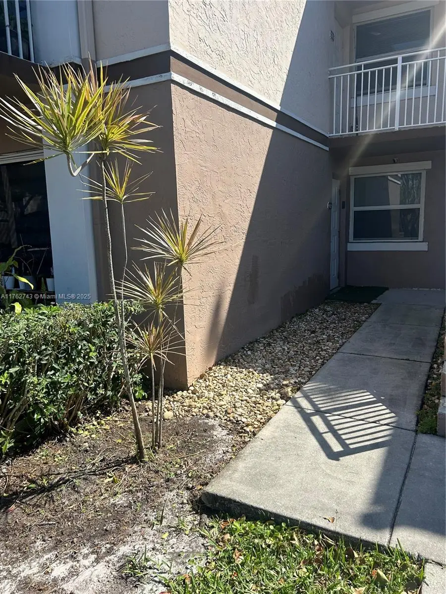 1250 SW 113th Ter #102, Pembroke Pines, FL 33025 - Image #3