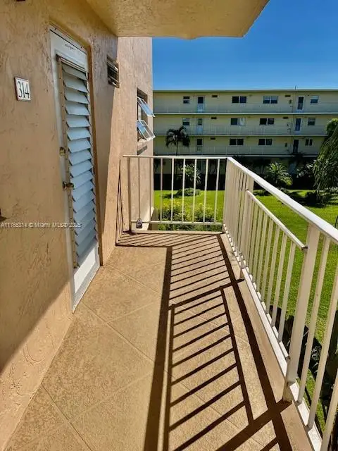 Address Withheld By Seller, Boynton Beach, FL 33435