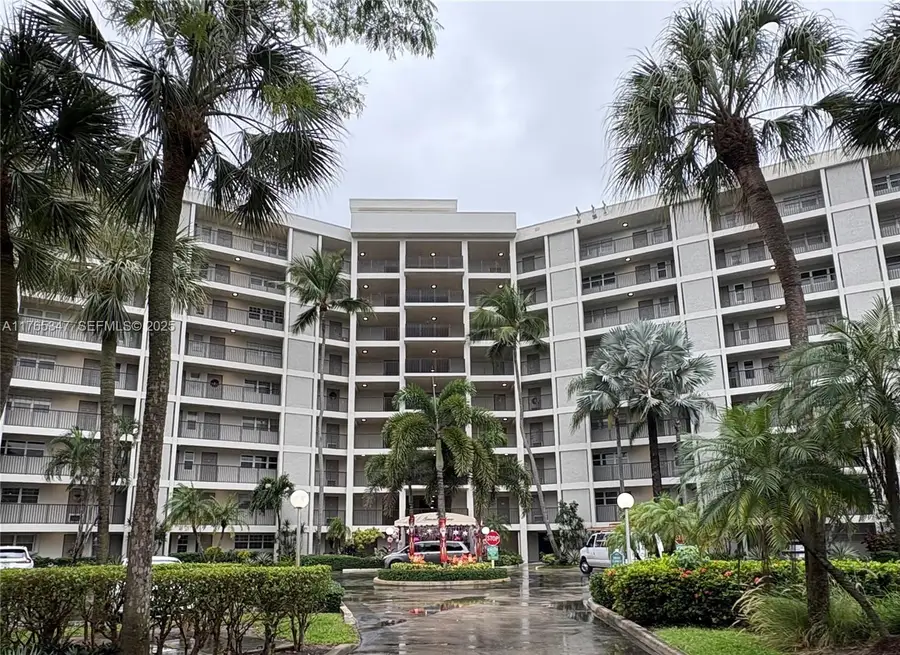 2681 S Course Dr #912, Pompano Beach, FL 33069 - Image #2