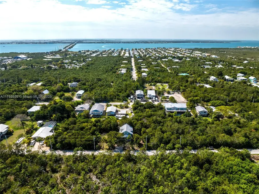 178 E Sandy Cir, Big Pine Key, FL 33043 - Image #2