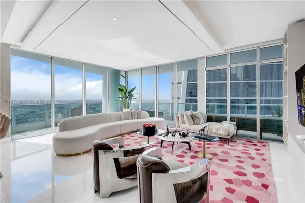 900 Biscayne Blvd #PH6109, Miami, FL 33132