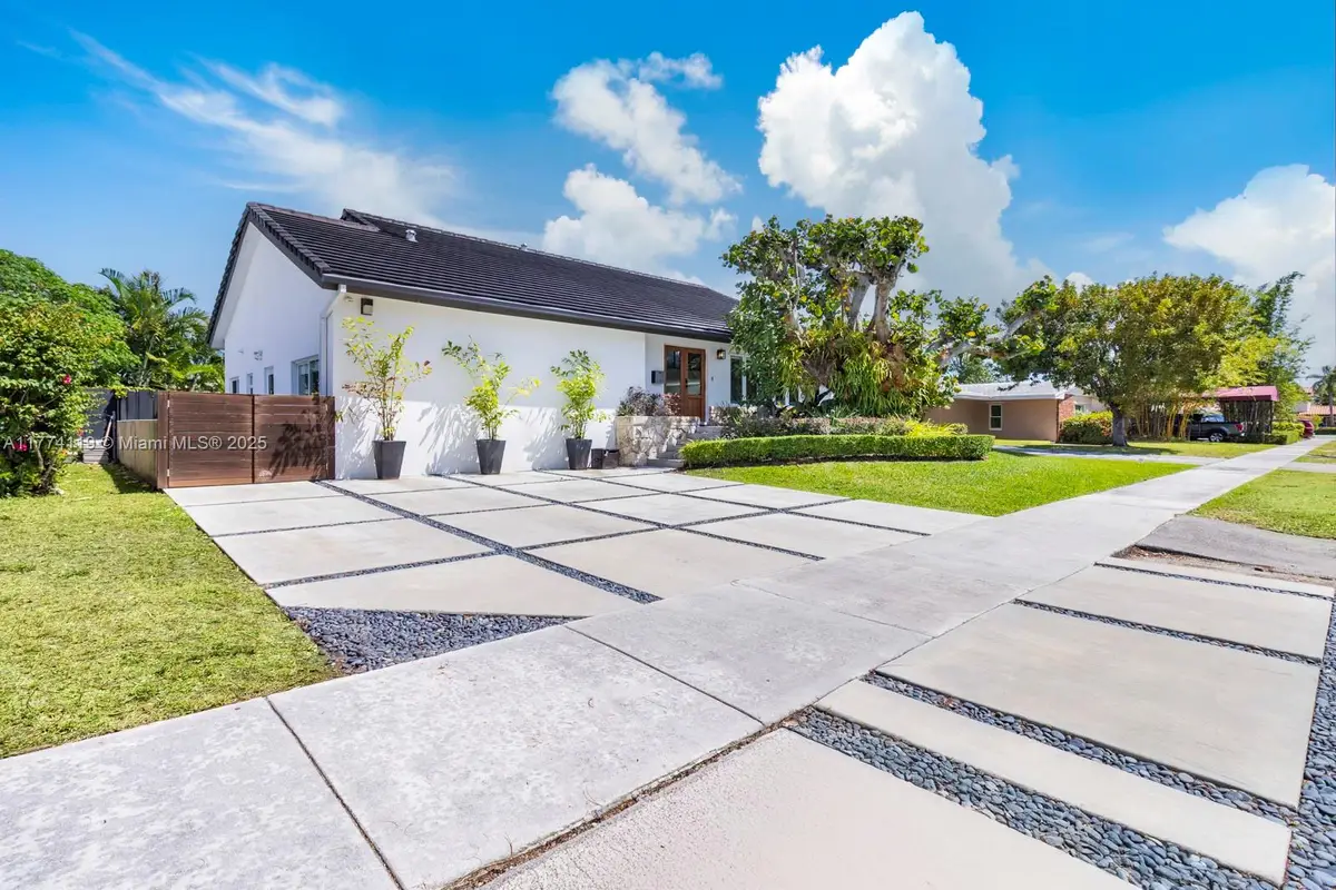 1731 SW 98th Ave, Miami, FL 33165 - Image #1