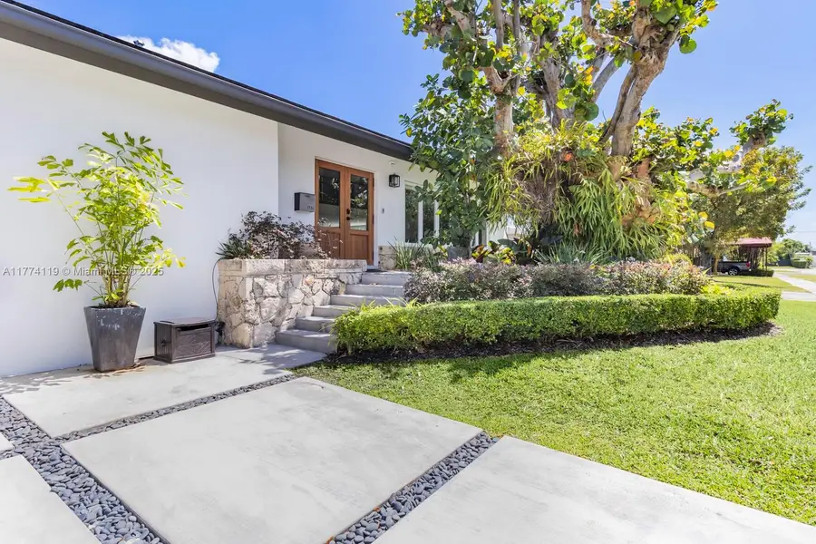 1731 SW 98th Ave, Miami, FL 33165 - Image #2