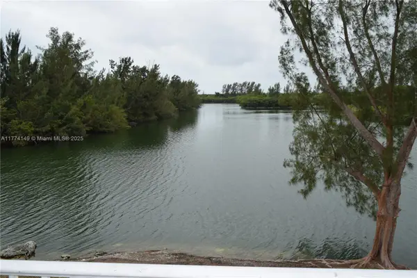 8240 SW 210th St #220, Cutler Bay, FL 33189