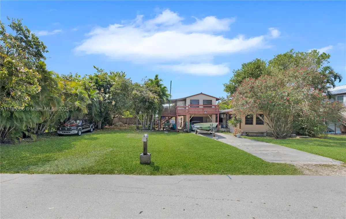 31052 Avenue H, Big Pine Key, FL 33043 - Image #1