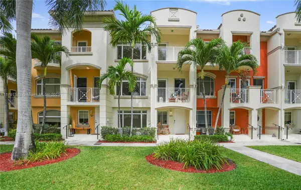 18445 NE 27th Pl, Aventura, FL 33160