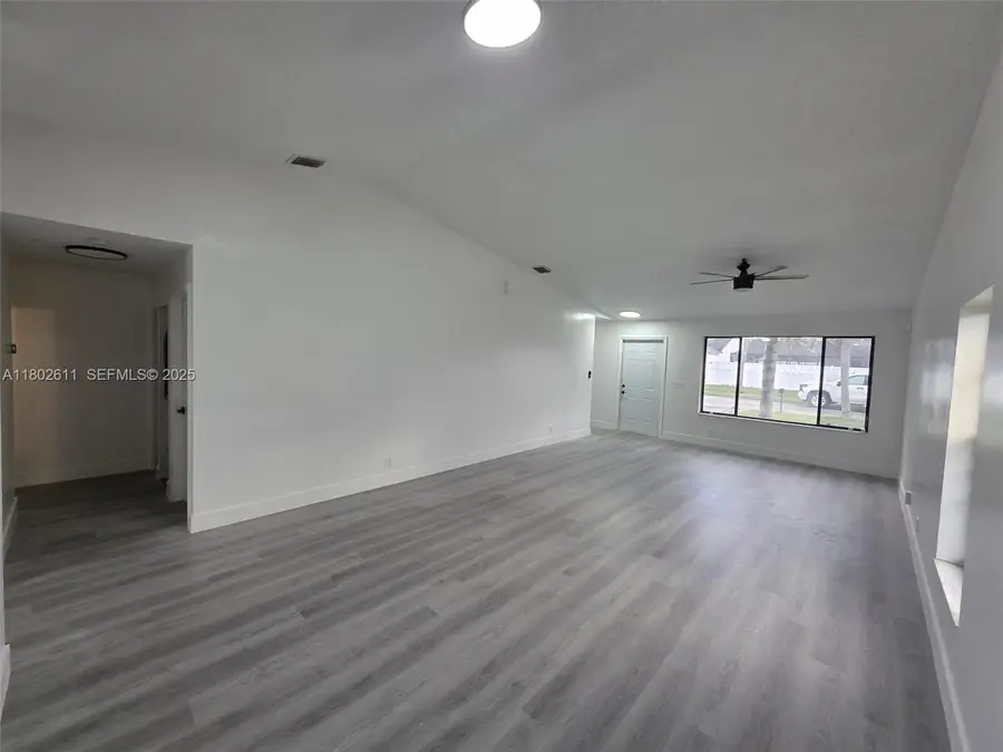 5307 NW 93rd Ave, Sunrise, FL 33351 - Image #2