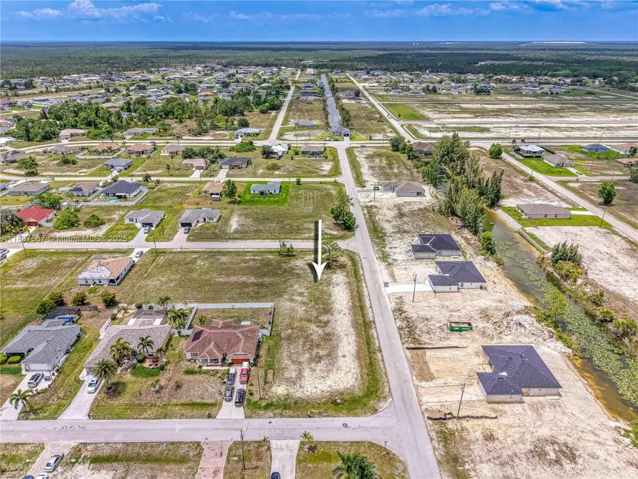 1104 NE 40th St, Cape Coral, FL 33914 - #2