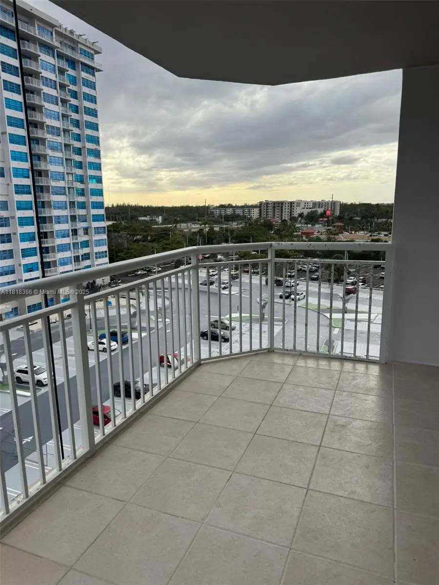 18051 Biscayne Blvd #803, Aventura, FL 33161 - Image #3