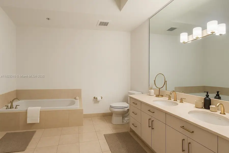 19900 E Country Club Dr #104, Aventura, FL 33180 - Image #2