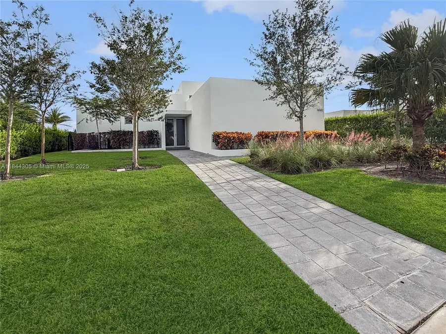 16582 S Botaniko Dr S, Weston, FL 33326 - Image #2