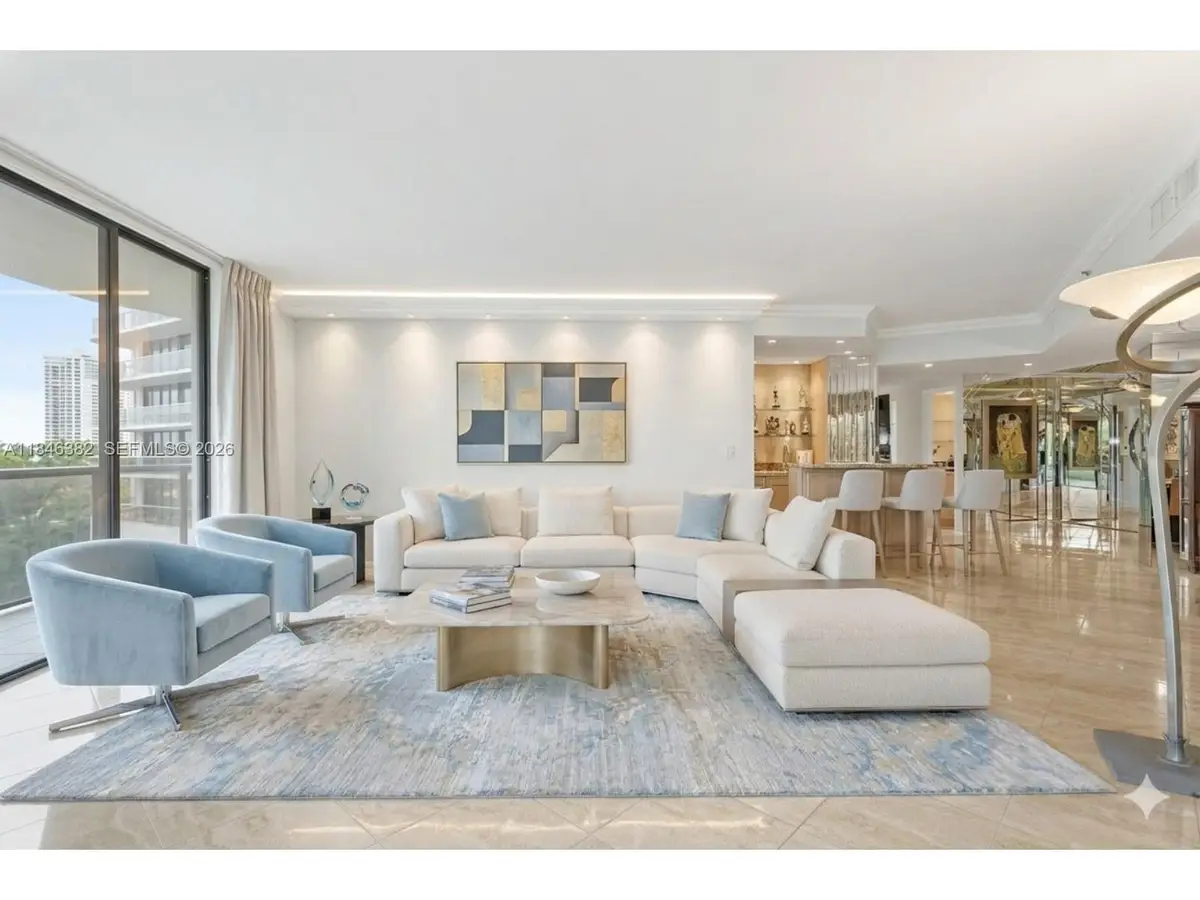 20281 E Country Club Dr #207, Aventura, FL 33180 - #1