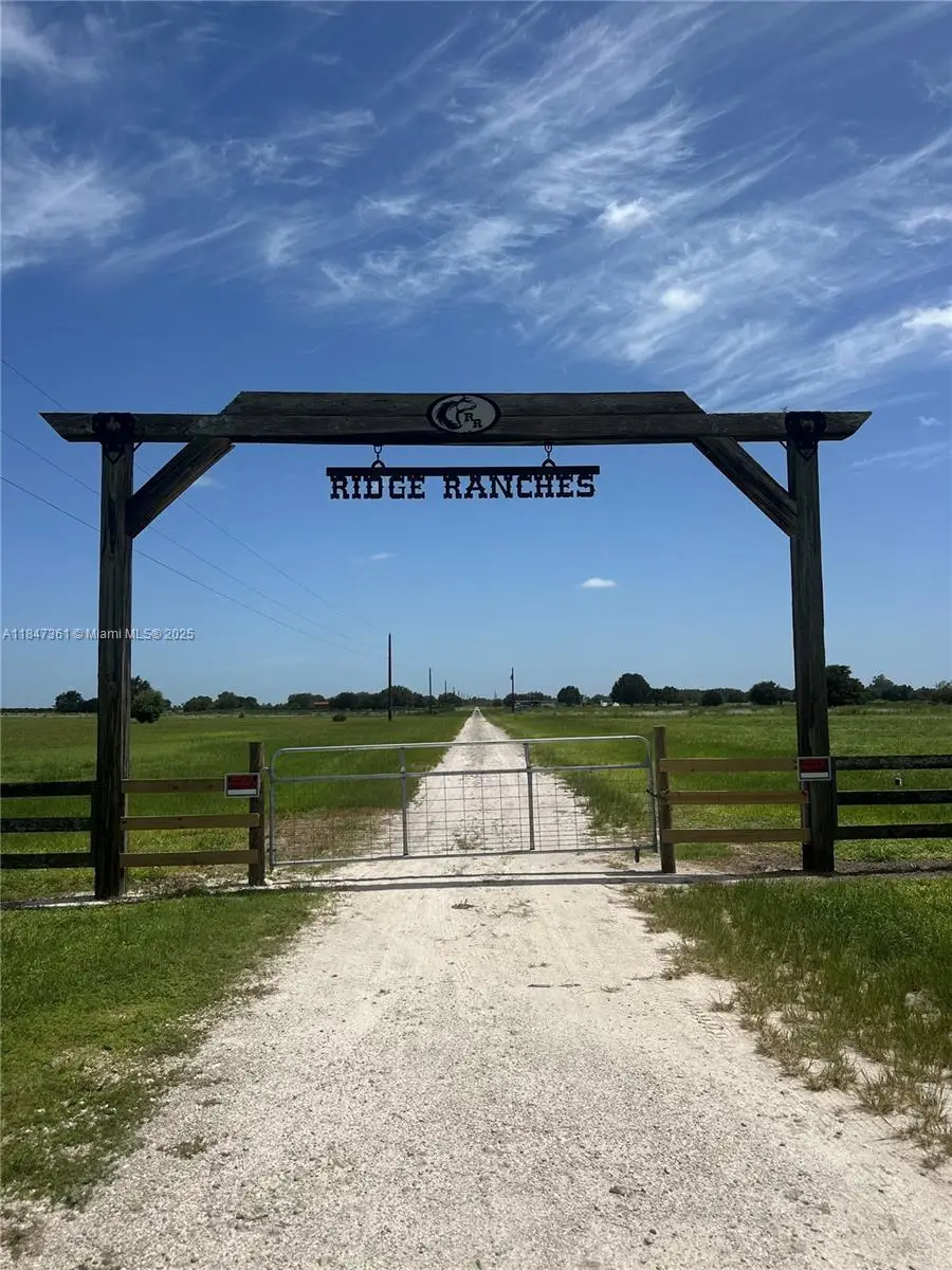 6000 Farmgirl Ave, Venus, FL 33960 - Image #1