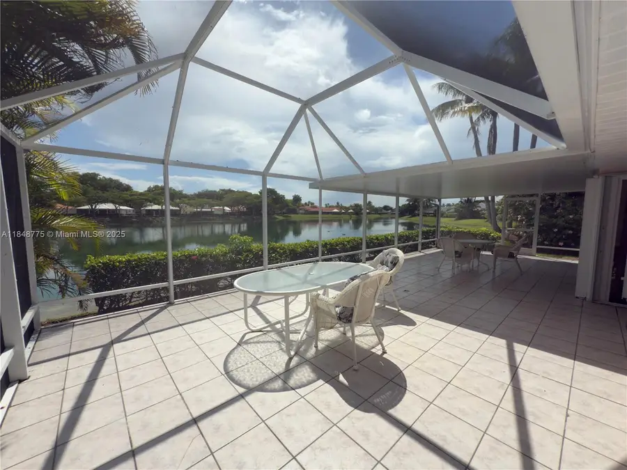 645 SE 25th Ln, Homestead, FL 33033 - Image #3