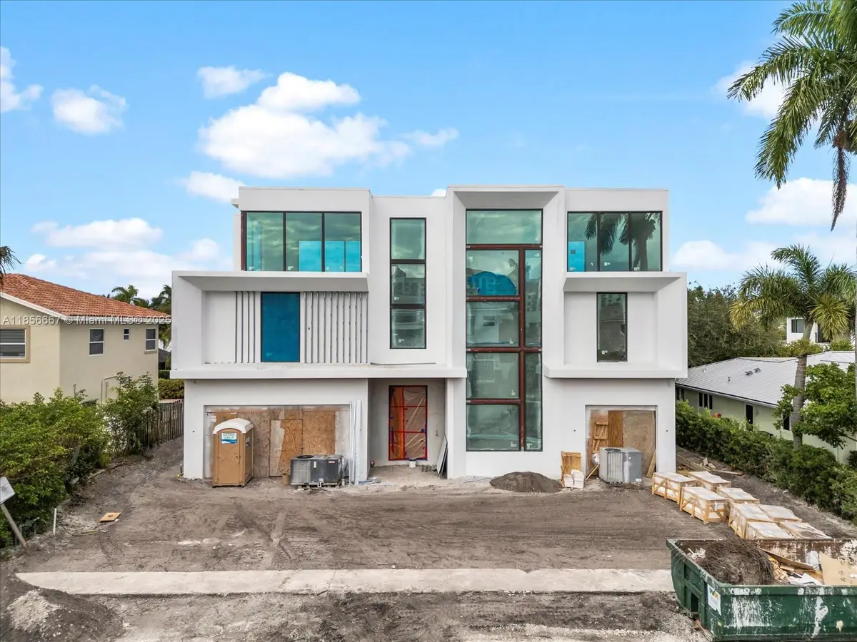 365 NE 3rd St, Boca Raton, FL 33432 - Image #1