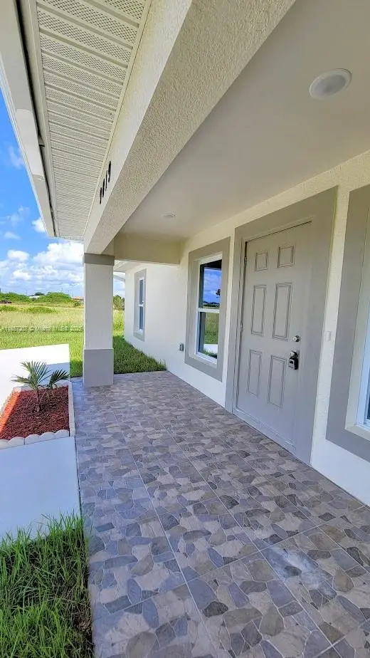 9019 E Crow Cir, Port Labelle, FL 33935 - Image #2