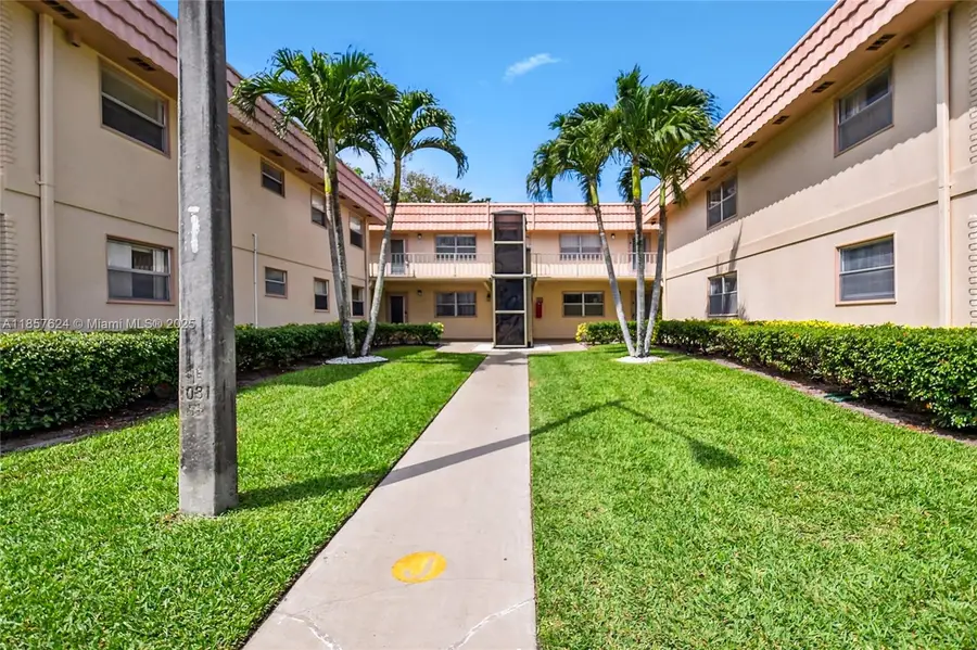 447 Saxony J #447, Delray Beach, FL 33446 - Image #2