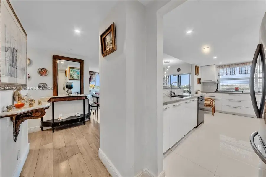 3800 Hillcrest Dr #411, Hollywood, FL 33021 - Image #2