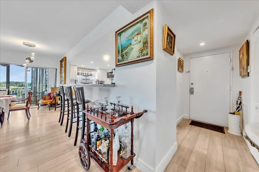 3800 Hillcrest Dr #411, Hollywood, FL 33021 - Image #3