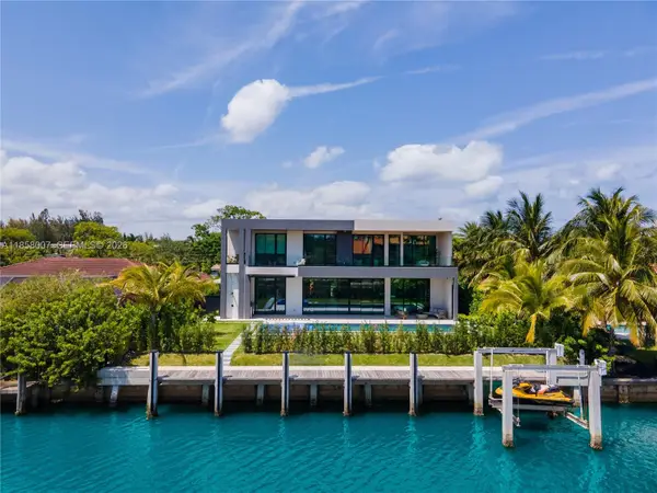 493 Holiday Dr, Hallandale Beach, FL 33009