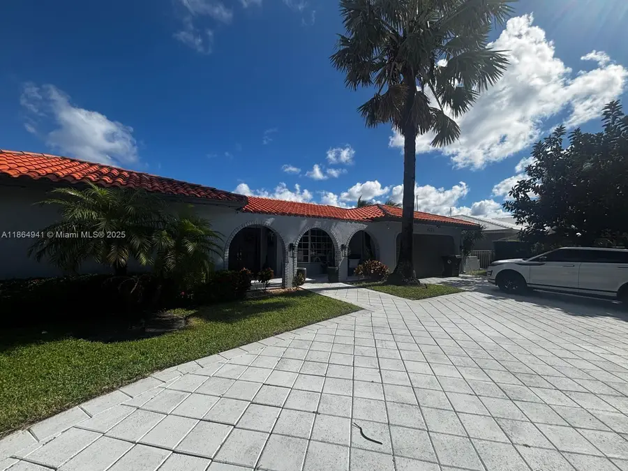 4220 NE 27th Ave, Lighthouse Point, FL 33064 - Image #2