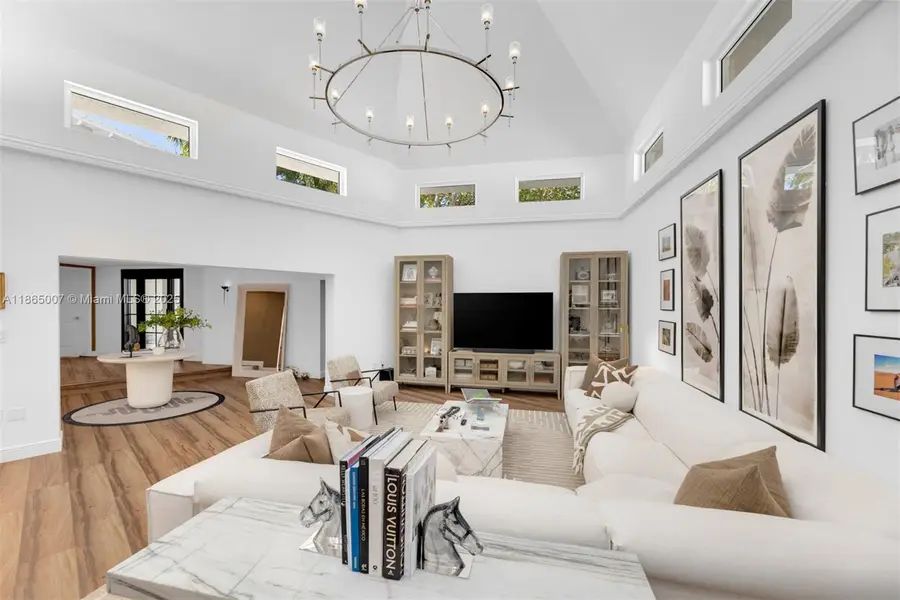 200 W Mcintyre St, Key Biscayne, FL 33149 - Image #2