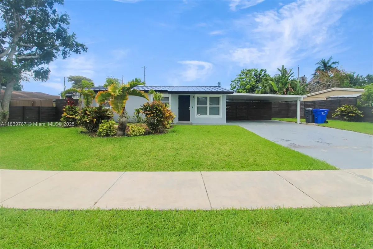 5936 N Farragut Dr, Hollywood, FL 33021 - Image #1