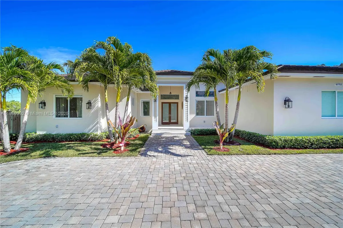 10703 SW 84th Ave, Miami, FL 33156 - Image #1