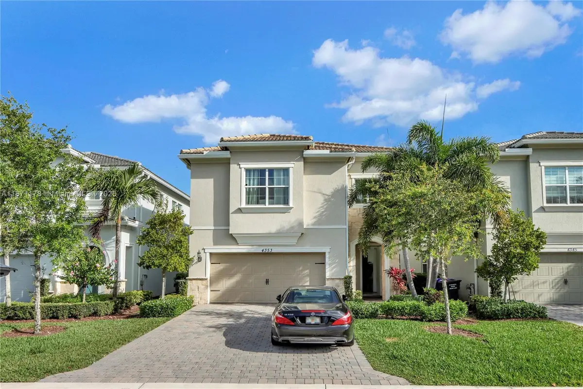 4353 Large Leaf Ln, Hollywood, FL 33021 - Image #1