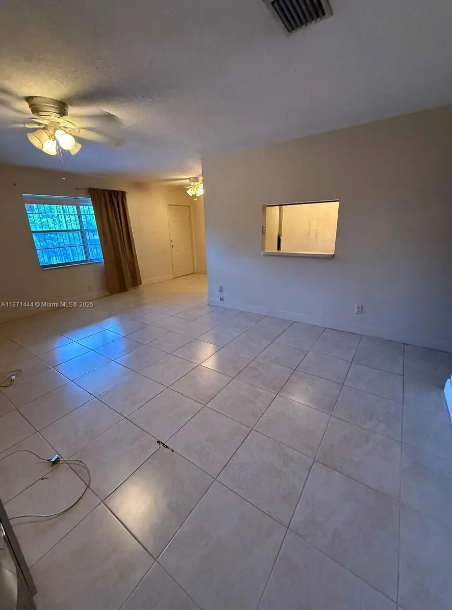 2905 Pierce St #17, Hollywood, FL 33020 - Image #3
