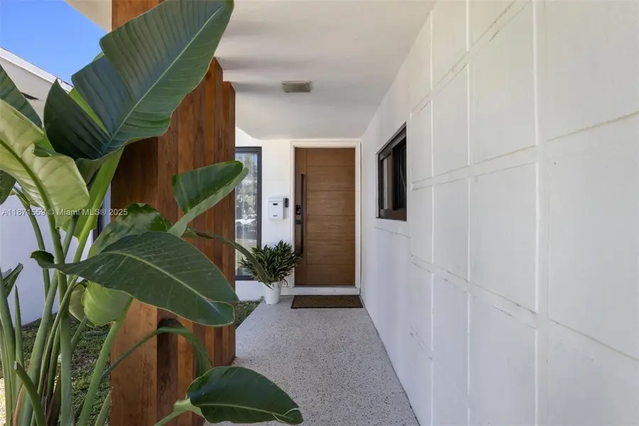 1370 71st St, Miami Beach, FL 33141 - Image #2