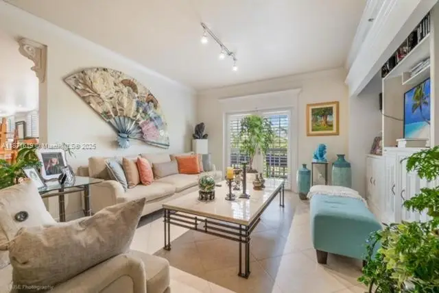 1400 Salzedo St #305, Coral Gables, FL 33134 - Image #2