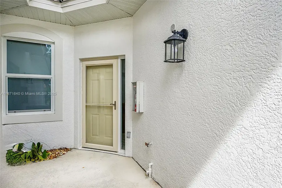 4700 Yacht Harbor Dr #612, Naples, FL 34112 - #2