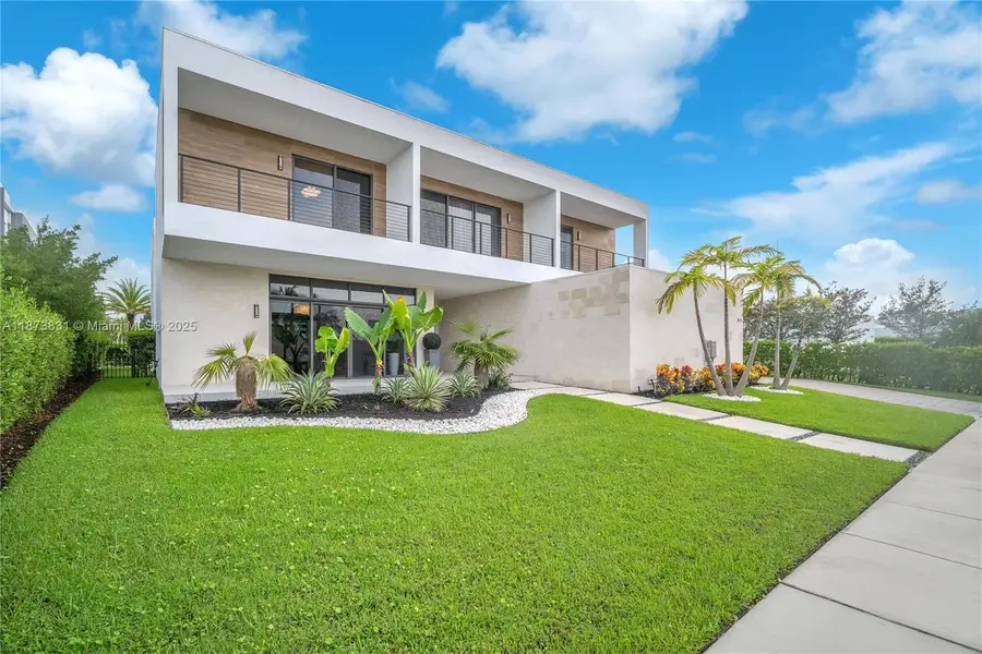 16572 S Botaniko Dr S, Weston, FL 33326 - Image #2