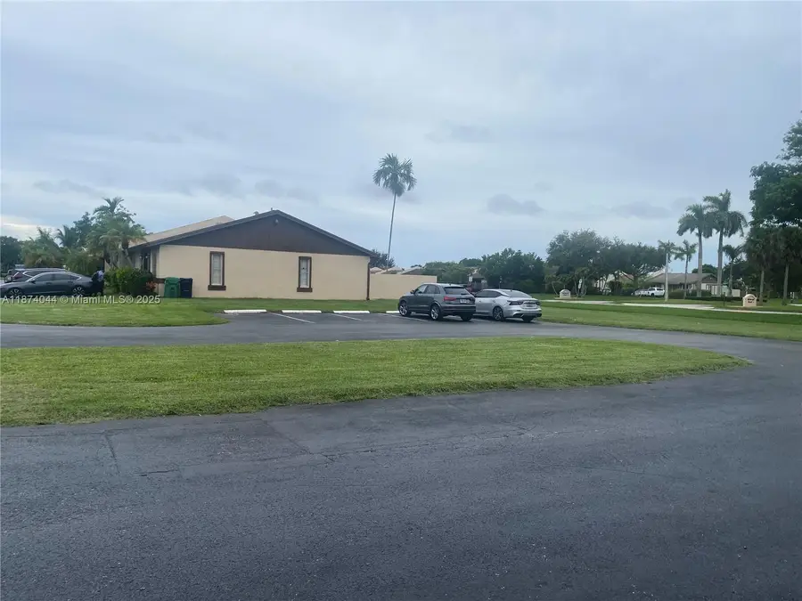 Address Withheld By Seller, Miami, FL 33186 - Image #2