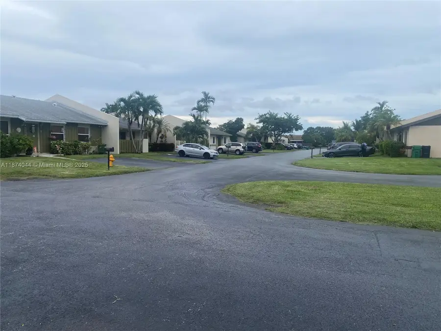 Address Withheld By Seller, Miami, FL 33186 - Image #3